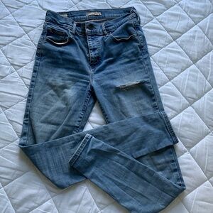 Levi’s jeans size 28